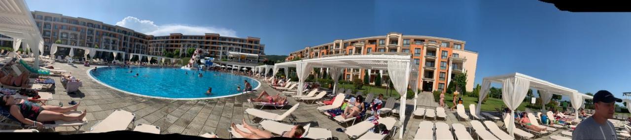 Private Apartment 49 In Prestige Fort Beach Hotel Sveti Vlas Exteriör bild