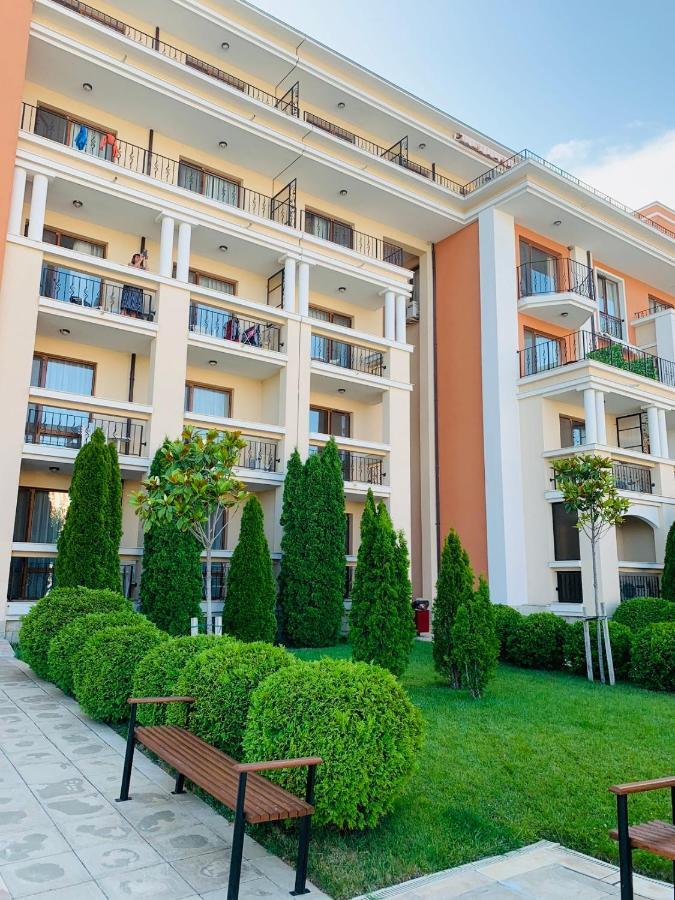 Private Apartment 49 In Prestige Fort Beach Hotel Sveti Vlas Exteriör bild